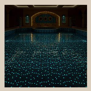 Shinning In The Dark Night：Luminous Glass Mosaic